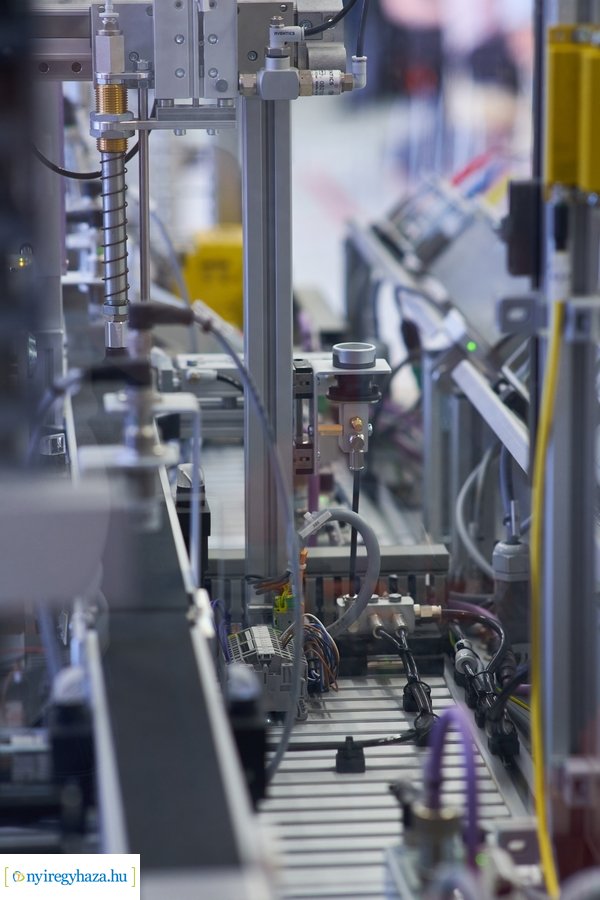 Gyártásszimulációs eszköz átadás a Szakképzési Centrumban