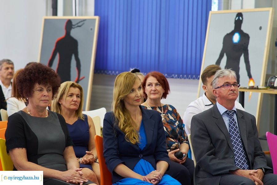 Gyártásszimulációs eszköz átadás a Szakképzési Centrumban