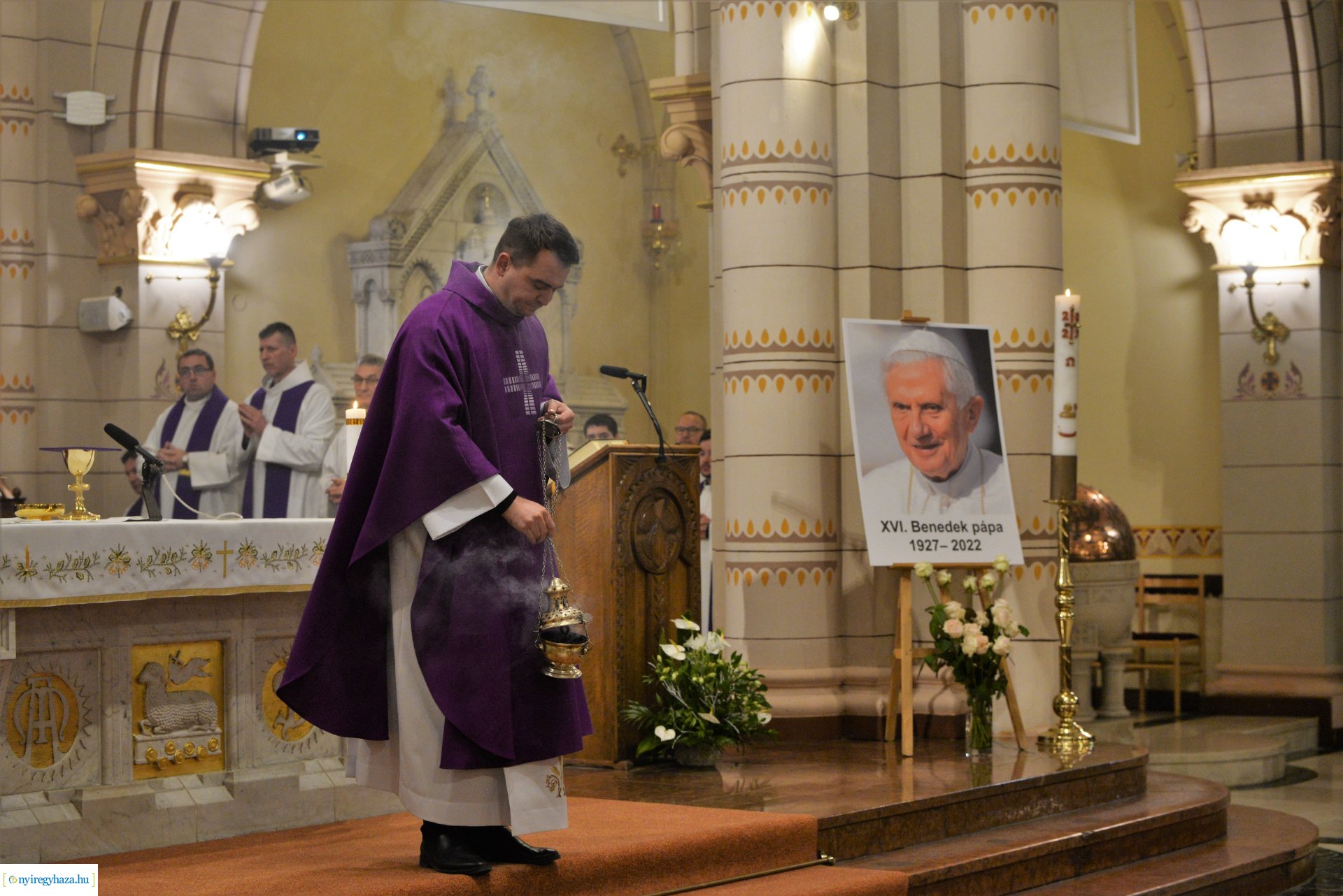 Gyászmise XVI. Benedek pápáért