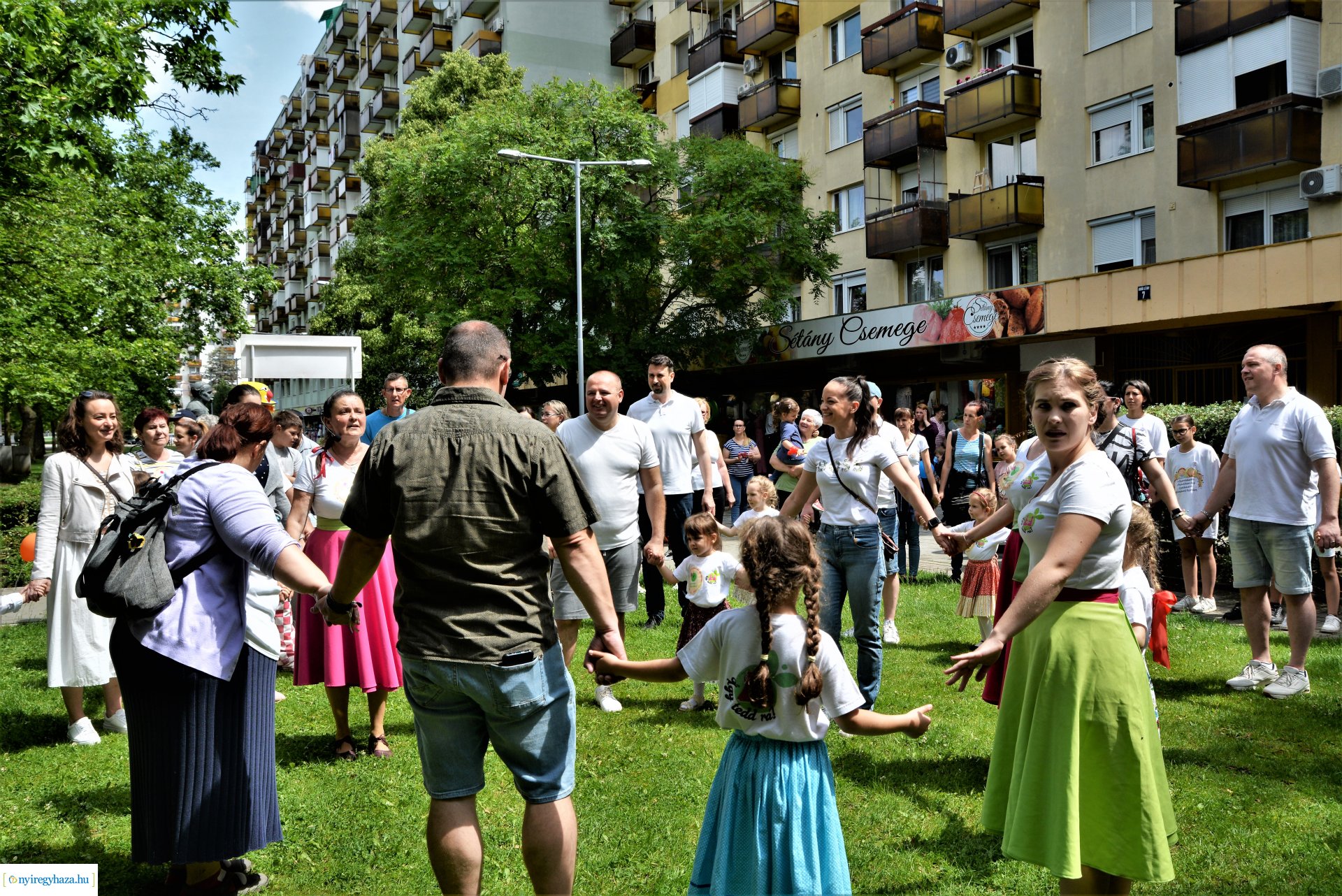 Gyereket a magasba - 2023