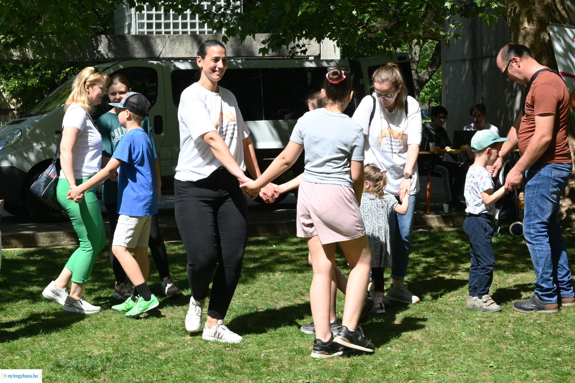 Gyereket a magasba 2024