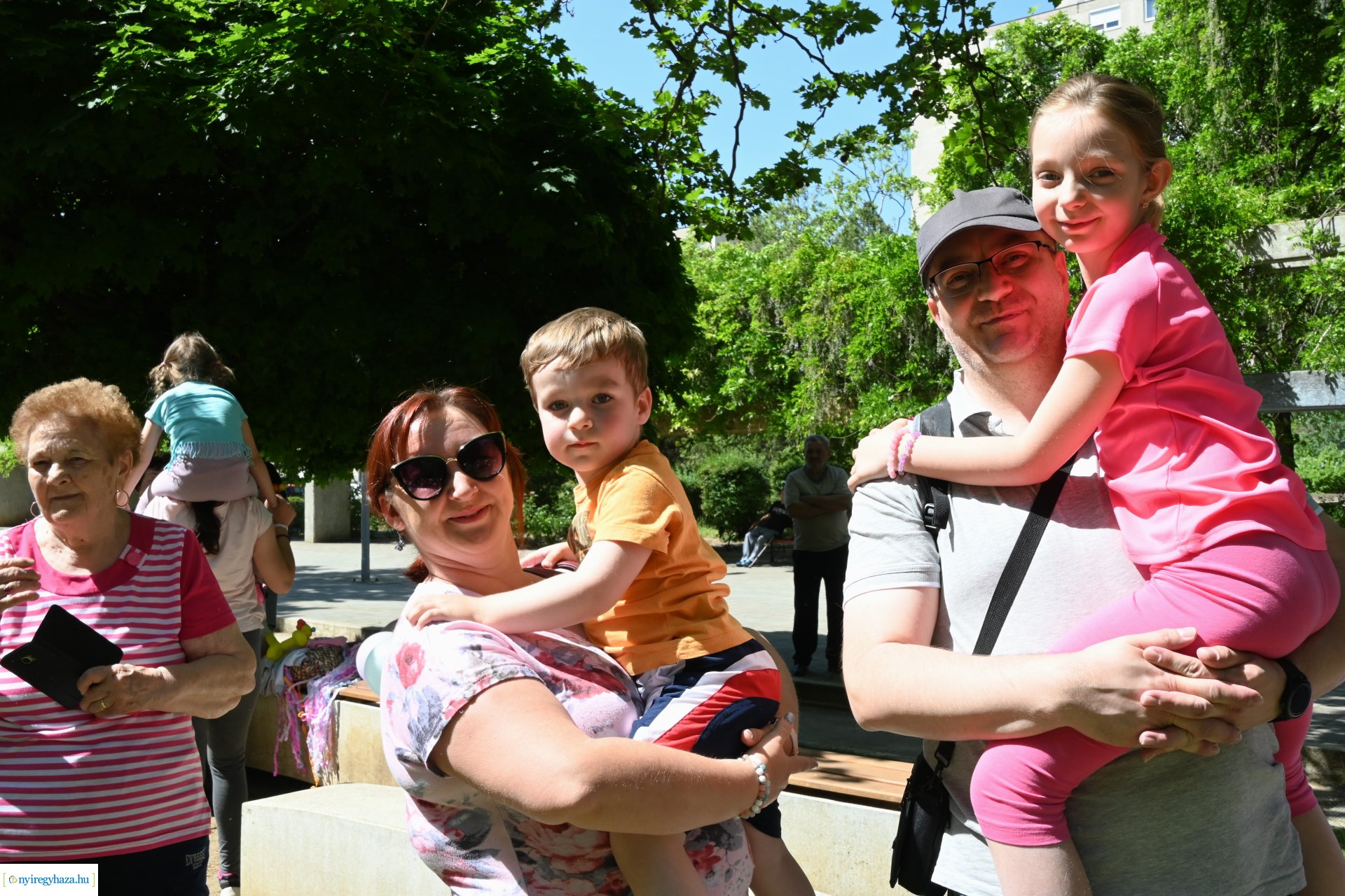 Gyereket a magasba 2024