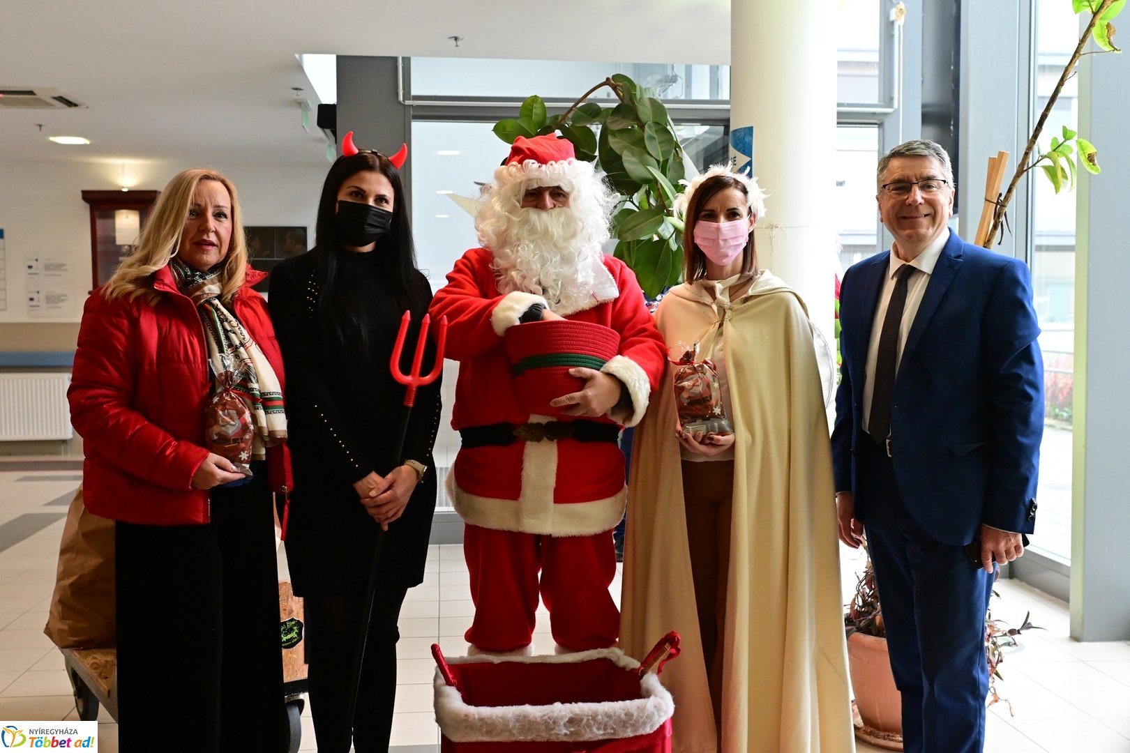 Gyerekosztályra látogatott a Mikulás - 2025