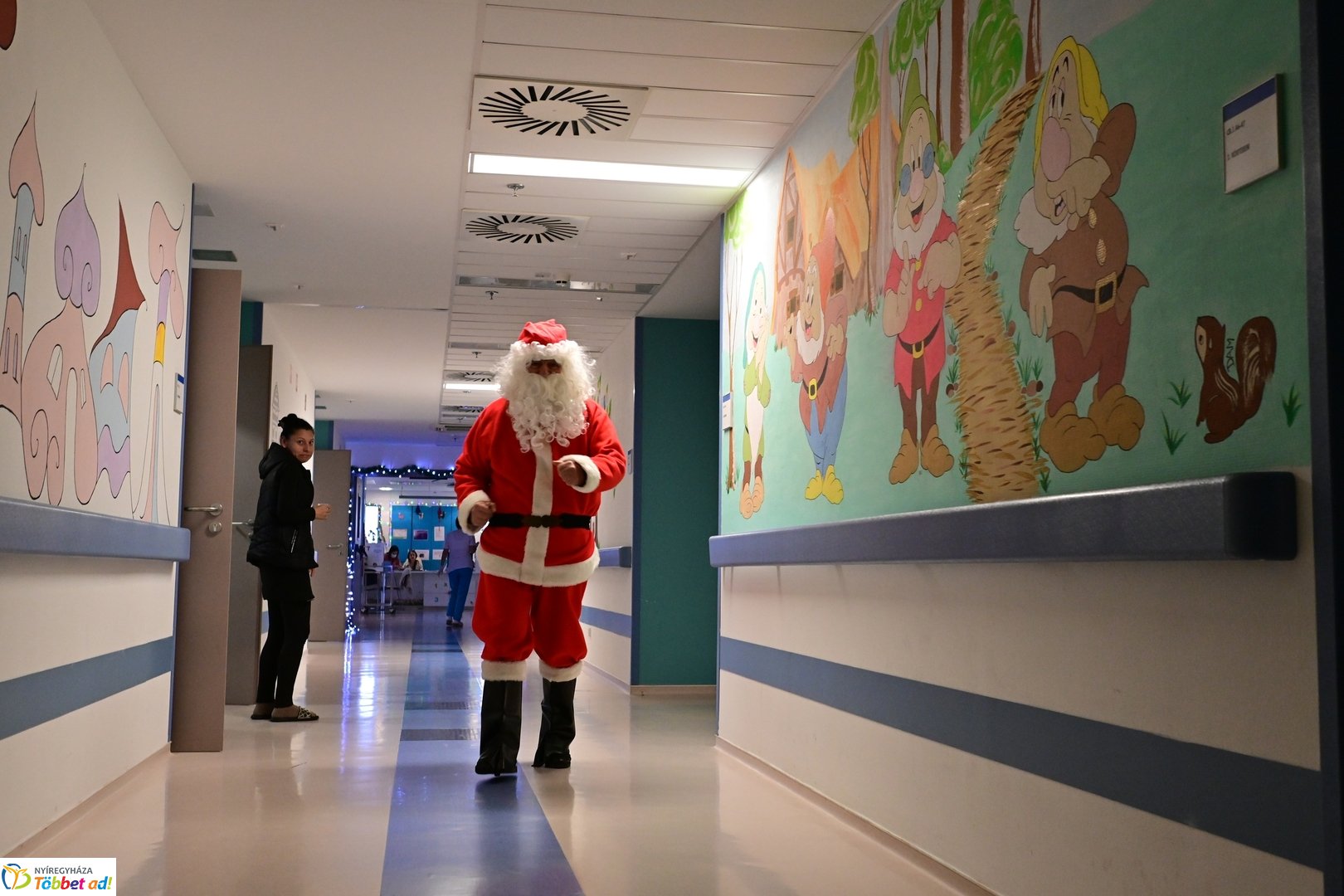 Gyerekosztályra látogatott a Mikulás - 2025