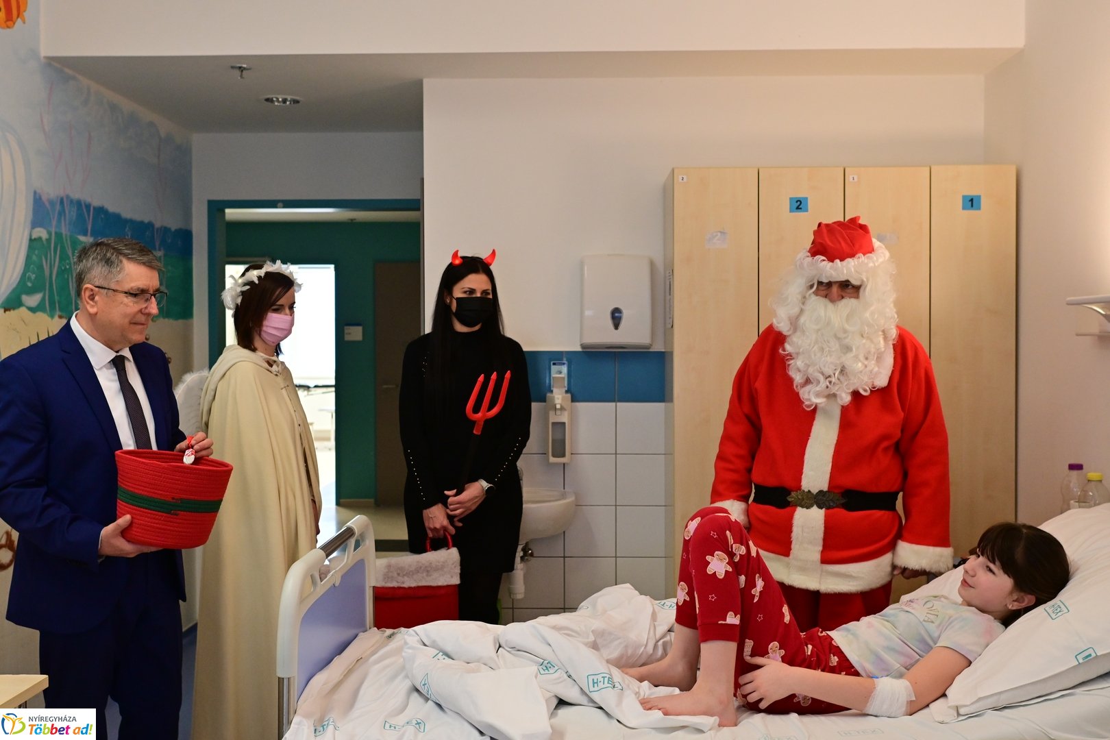 Gyerekosztályra látogatott a Mikulás - 2025