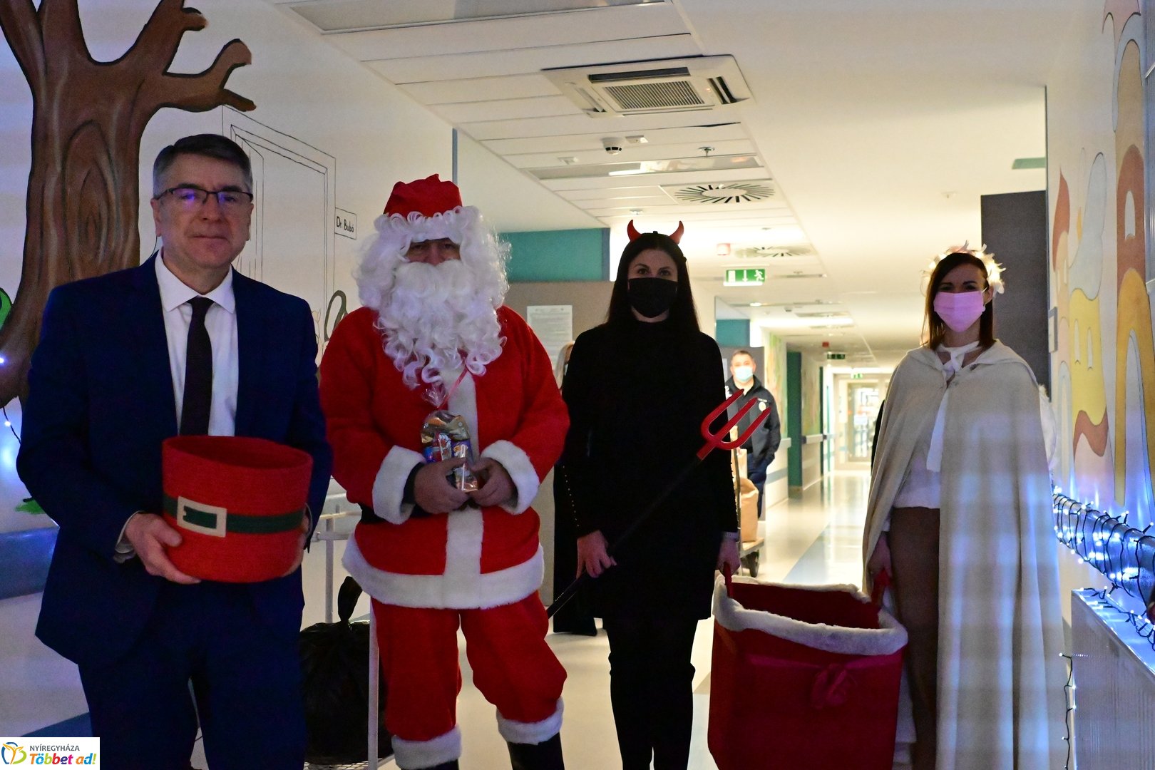 Gyerekosztályra látogatott a Mikulás - 2025