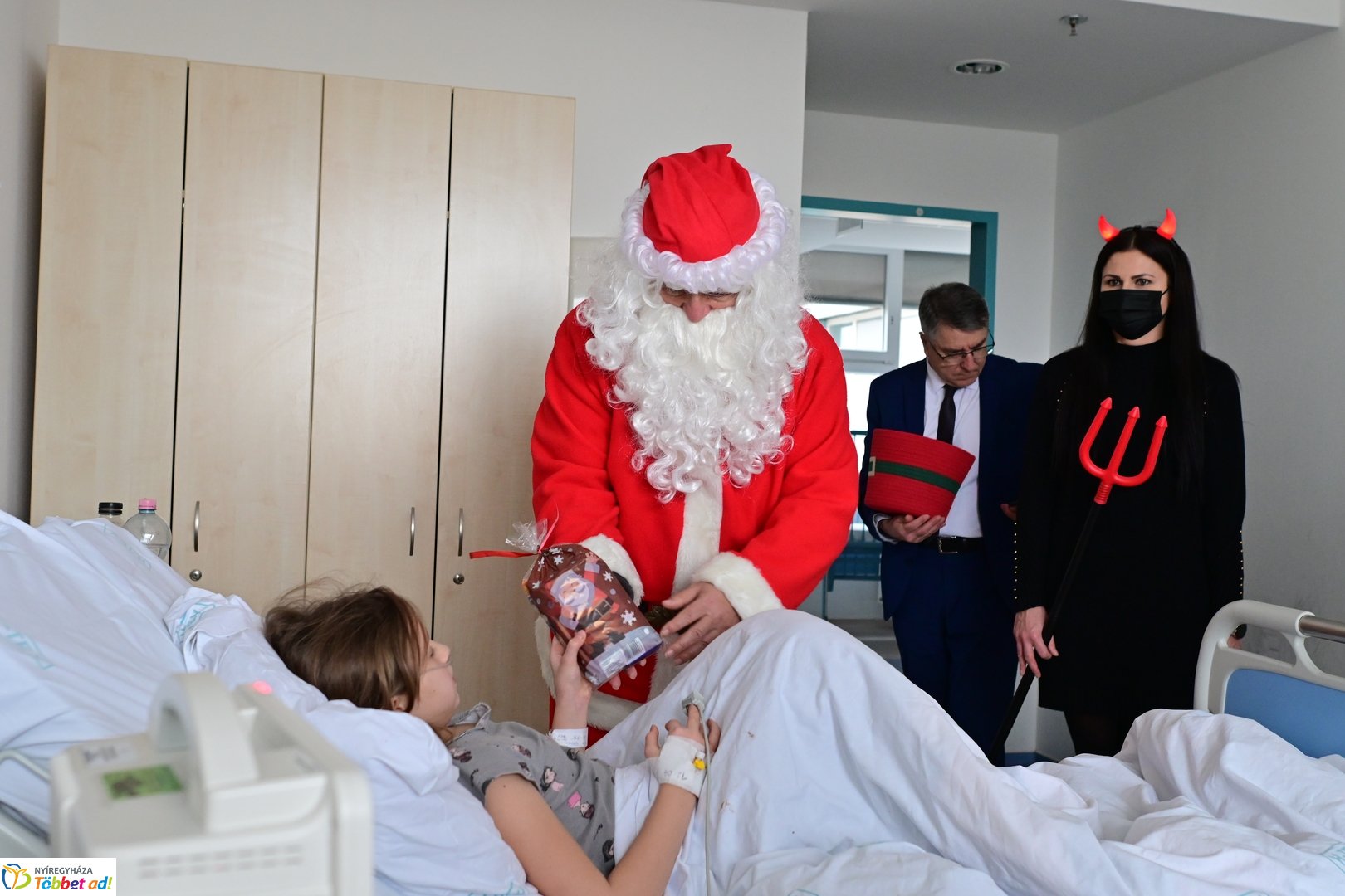 Gyerekosztályra látogatott a Mikulás - 2025