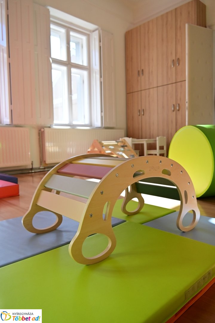 Gyermekfejlesztési tér a Vöröskeresztnél