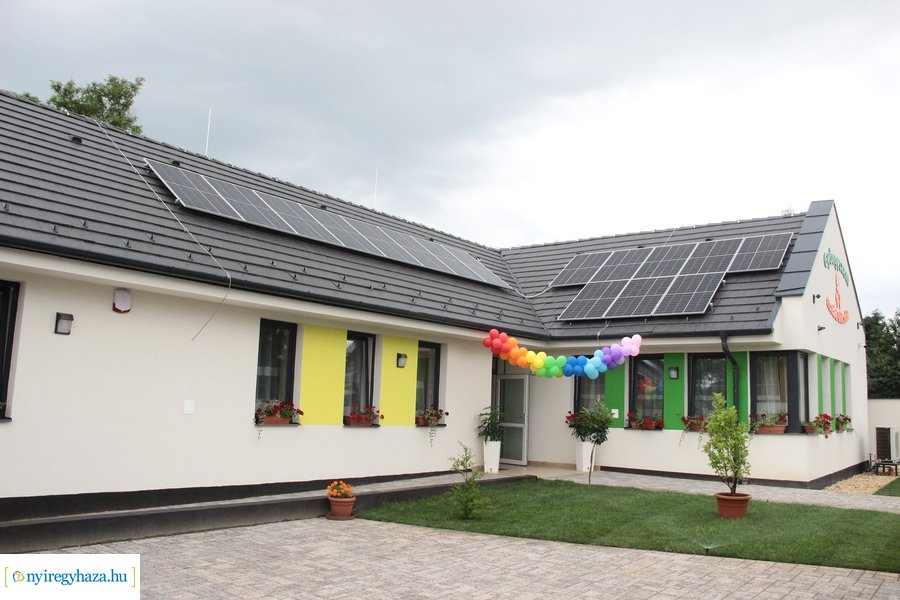 Gyöngyszem Családi Bölcsőde átadó