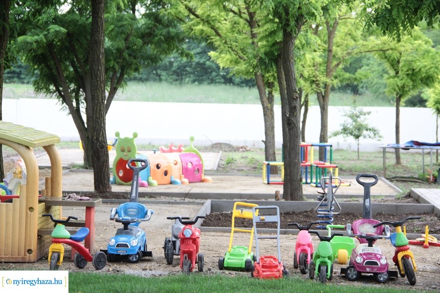 Gyöngyszem Családi Bölcsőde átadó