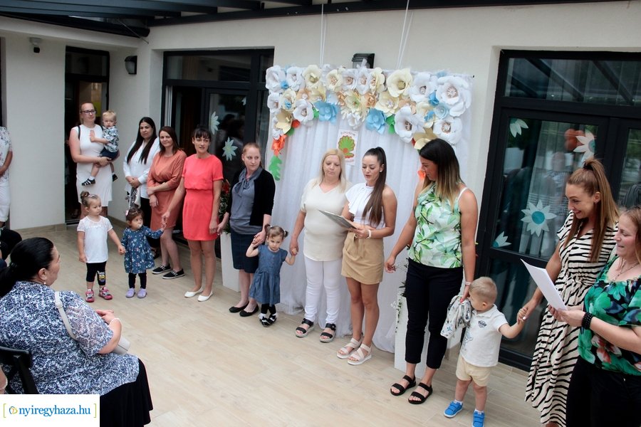 Gyöngyszem Családi Bölcsőde átadó