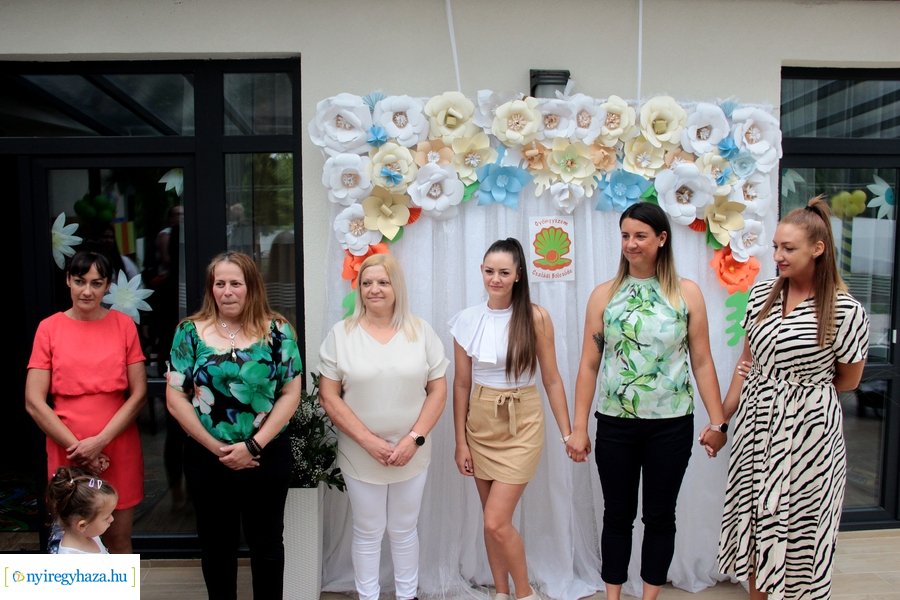 Gyöngyszem Családi Bölcsőde átadó