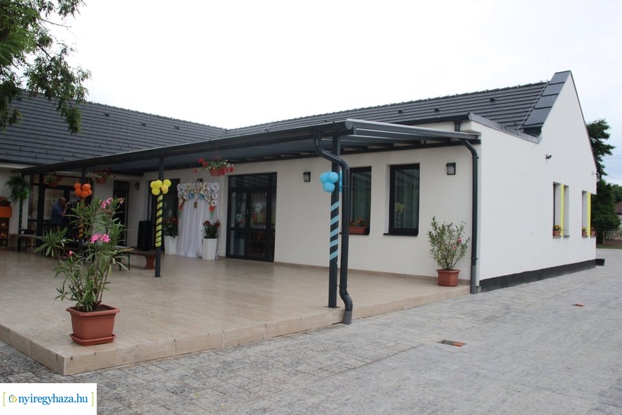 Gyöngyszem Családi Bölcsőde átadó