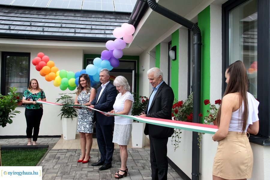 Gyöngyszem Családi Bölcsőde átadó