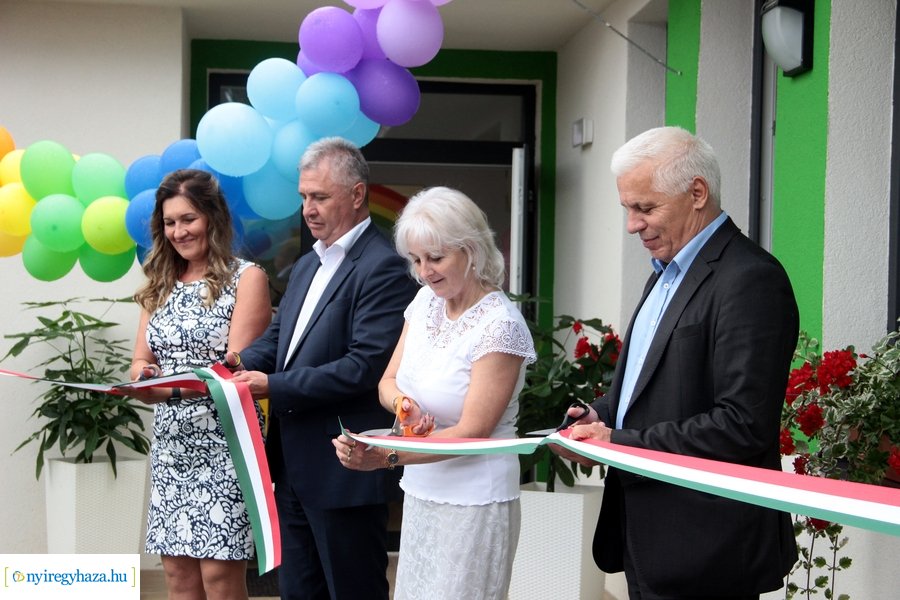 Gyöngyszem Családi Bölcsőde átadó