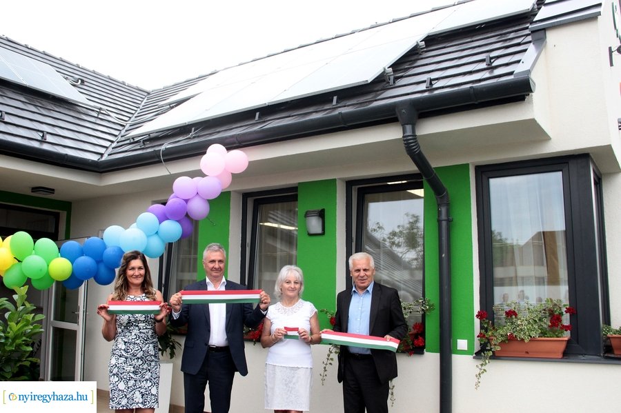 Gyöngyszem Családi Bölcsőde átadó