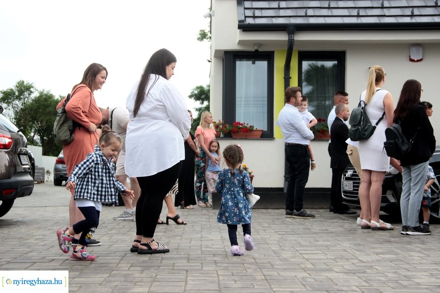 Gyöngyszem Családi Bölcsőde átadó