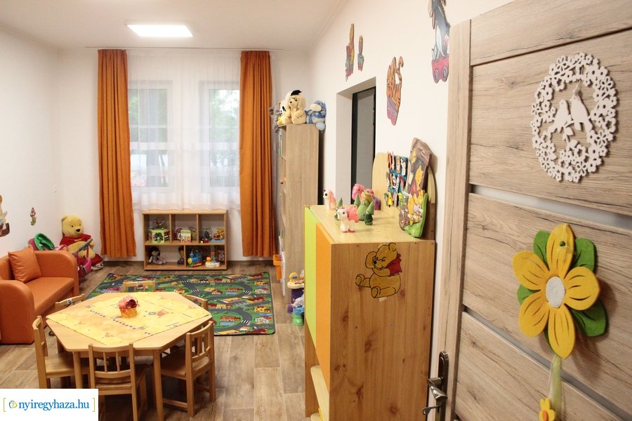 Gyöngyszem Családi Bölcsőde átadó