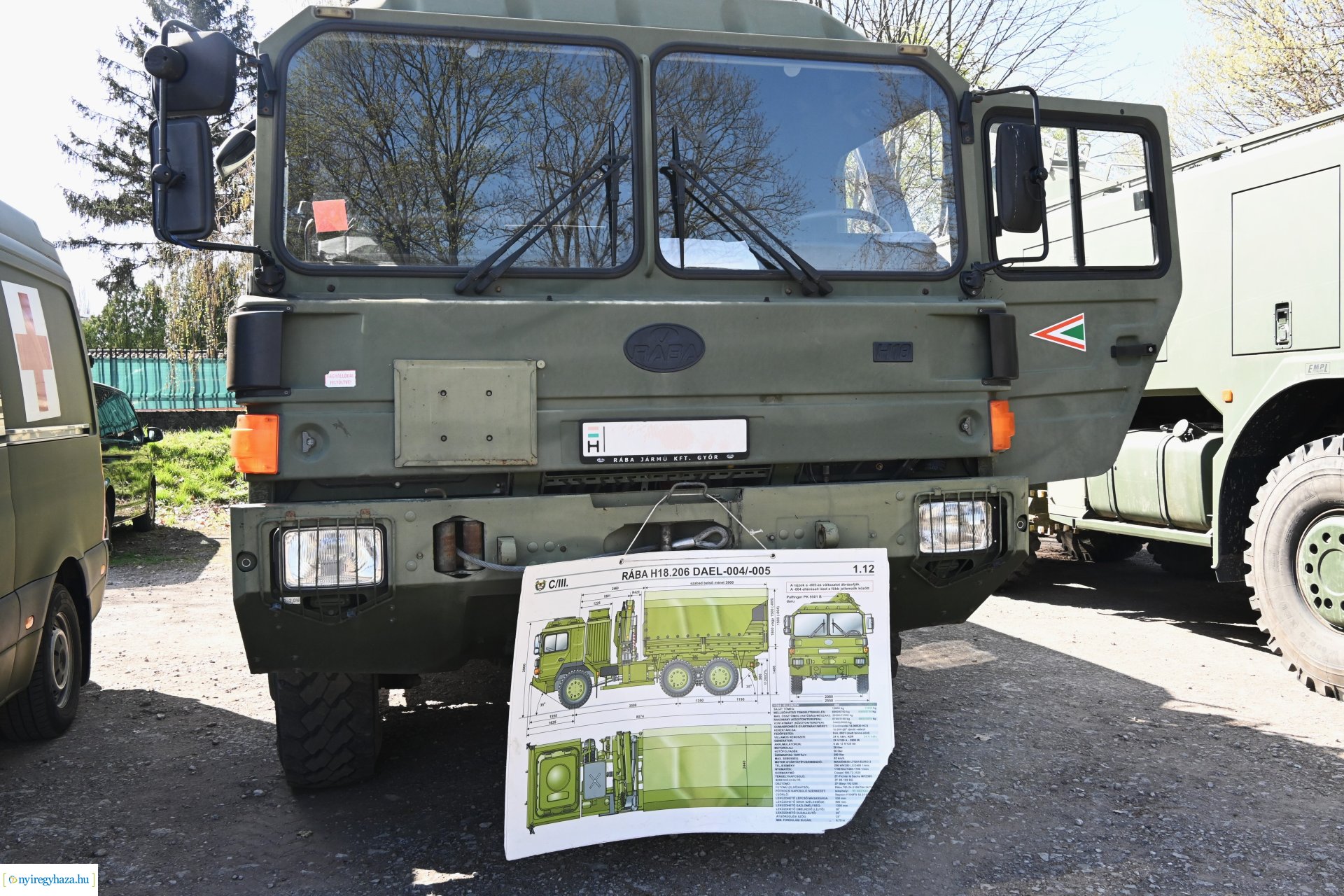 Haditechnikai bemutató a Bánkiban