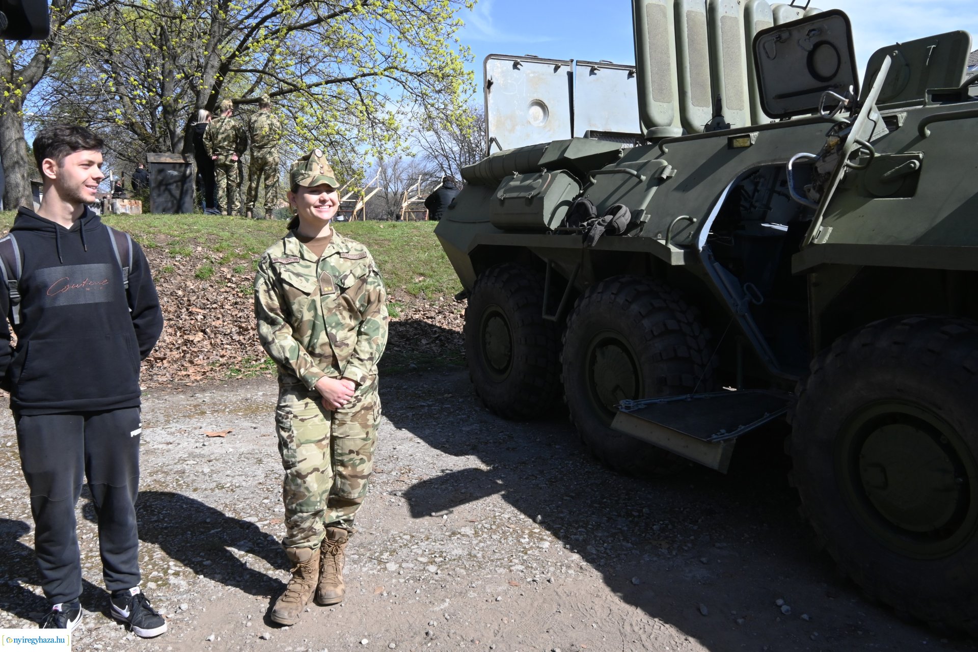 Haditechnikai bemutató a Bánkiban
