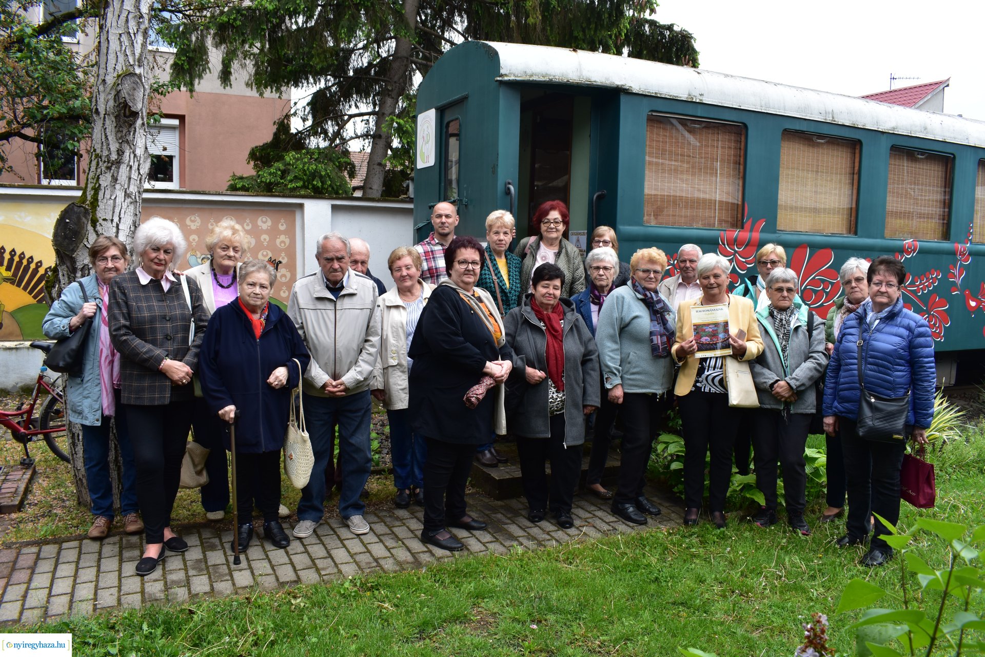 Hagyományok tisztelete címmel nyílt kiállítás a Vasutas Művelődési Házban