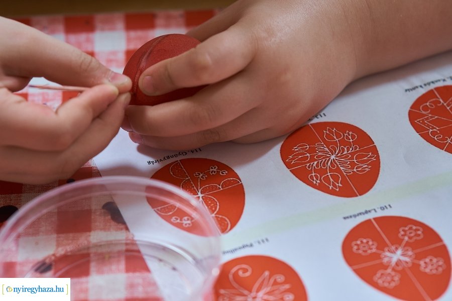 Hagyományos húsvéti tojásfestés a múzeumfaluban 2022