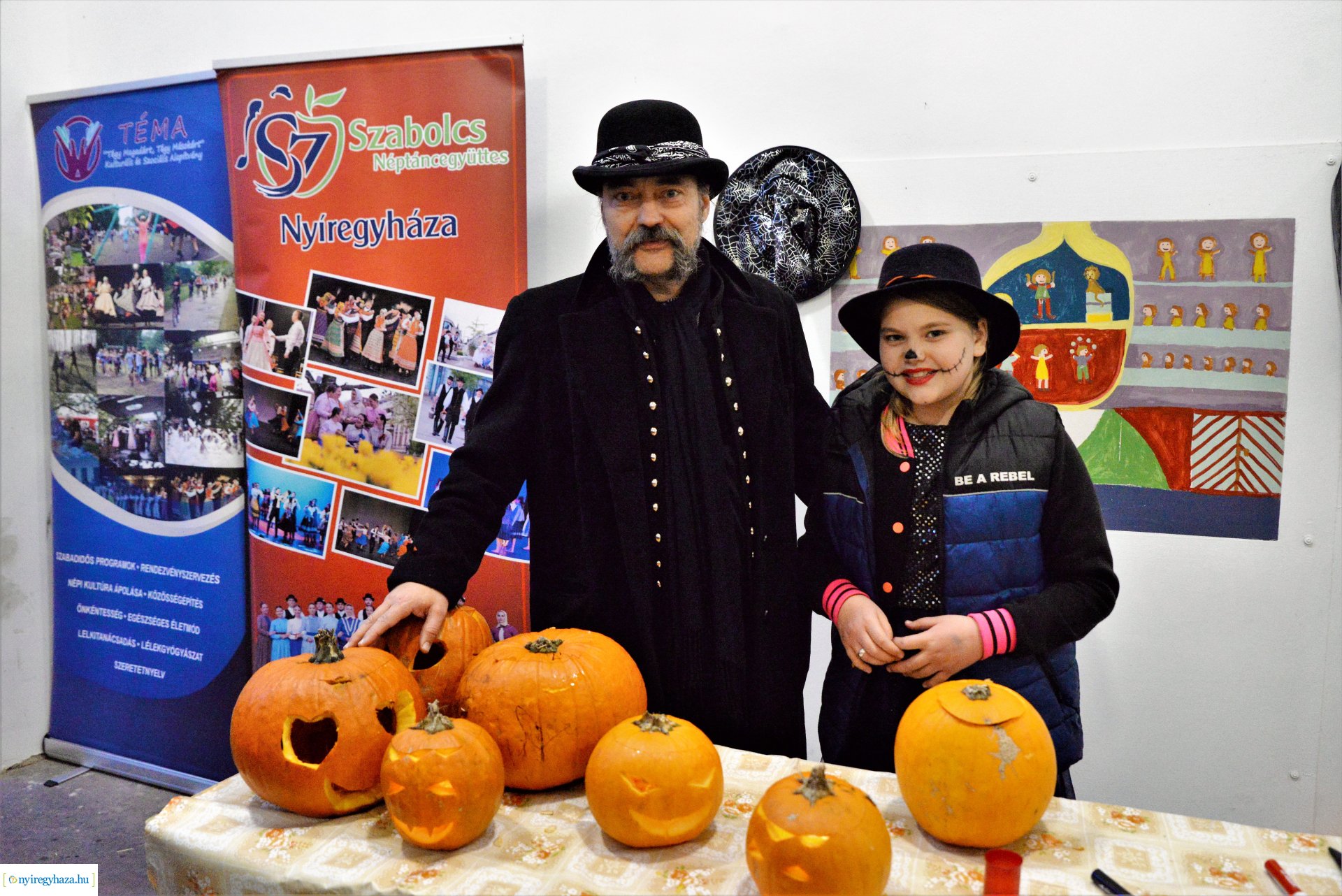 Halloween party a Kölyökvár udvarán