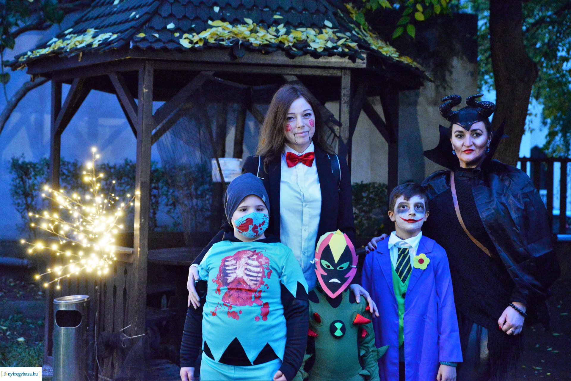 Halloween party a Kölyökvár udvarán