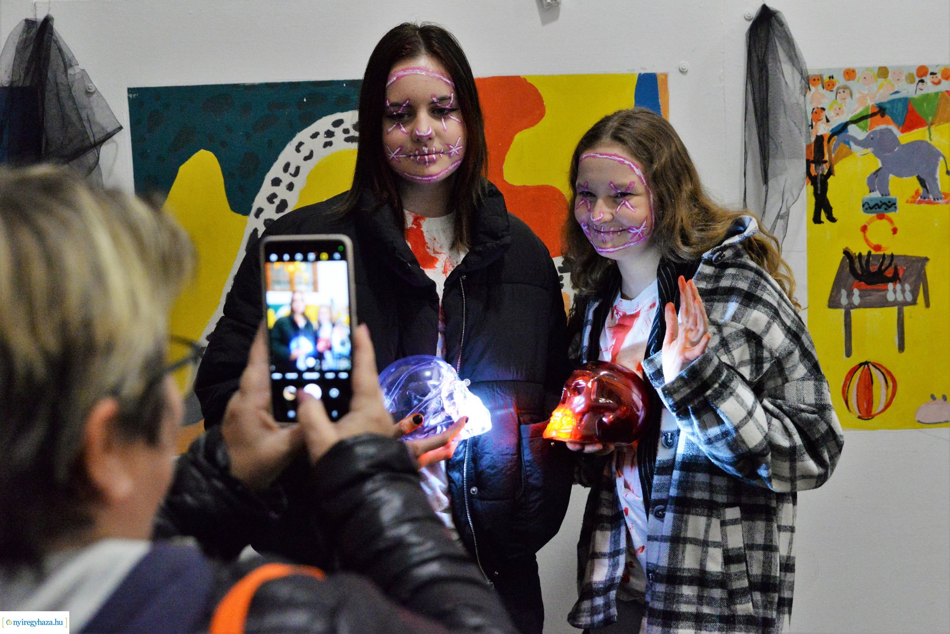 Halloween party a Kölyökvár udvarán