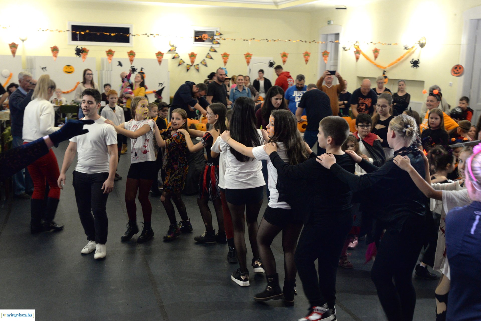 Halloween Party a Kölyökvárban 2023