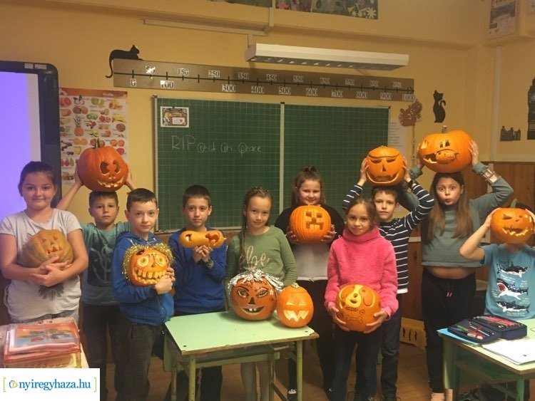 Halloween-re hANGOLódtak a Bem-es diákok