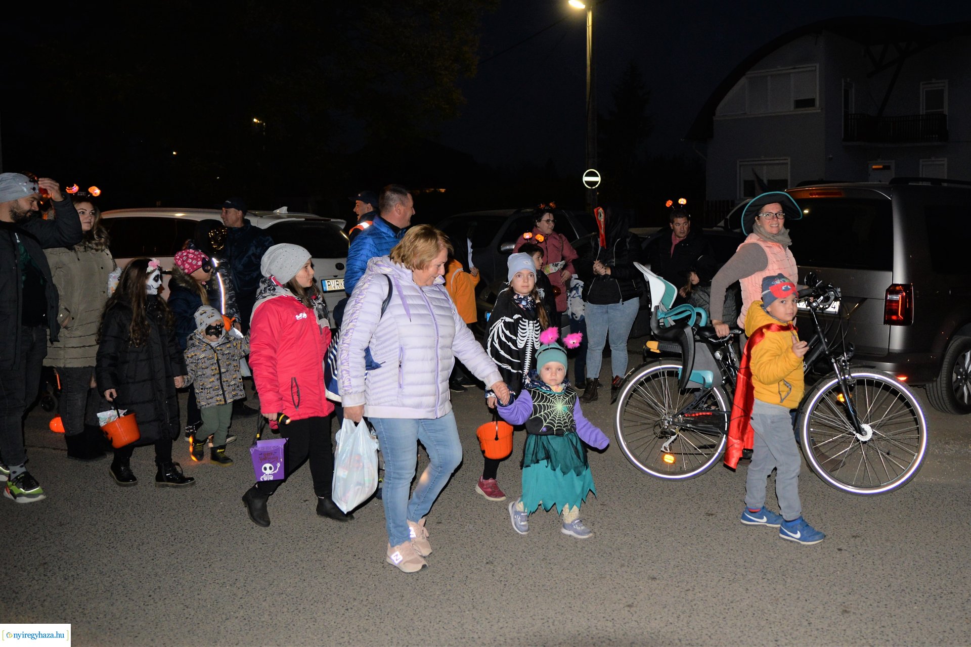 Halloweeni séta Oroson - Csokit vagy csalunk! 