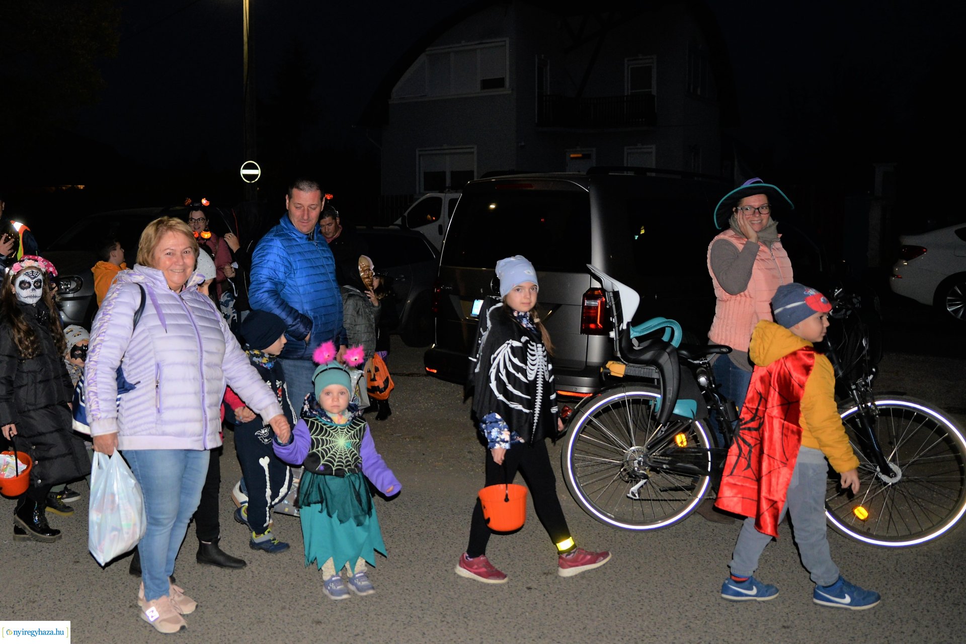 Halloweeni séta Oroson - Csokit vagy csalunk! 