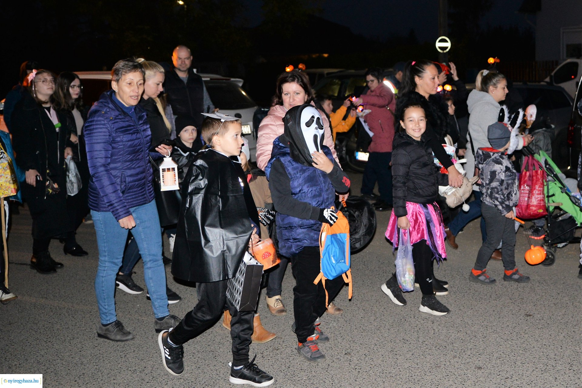 Halloweeni séta Oroson - Csokit vagy csalunk! 
