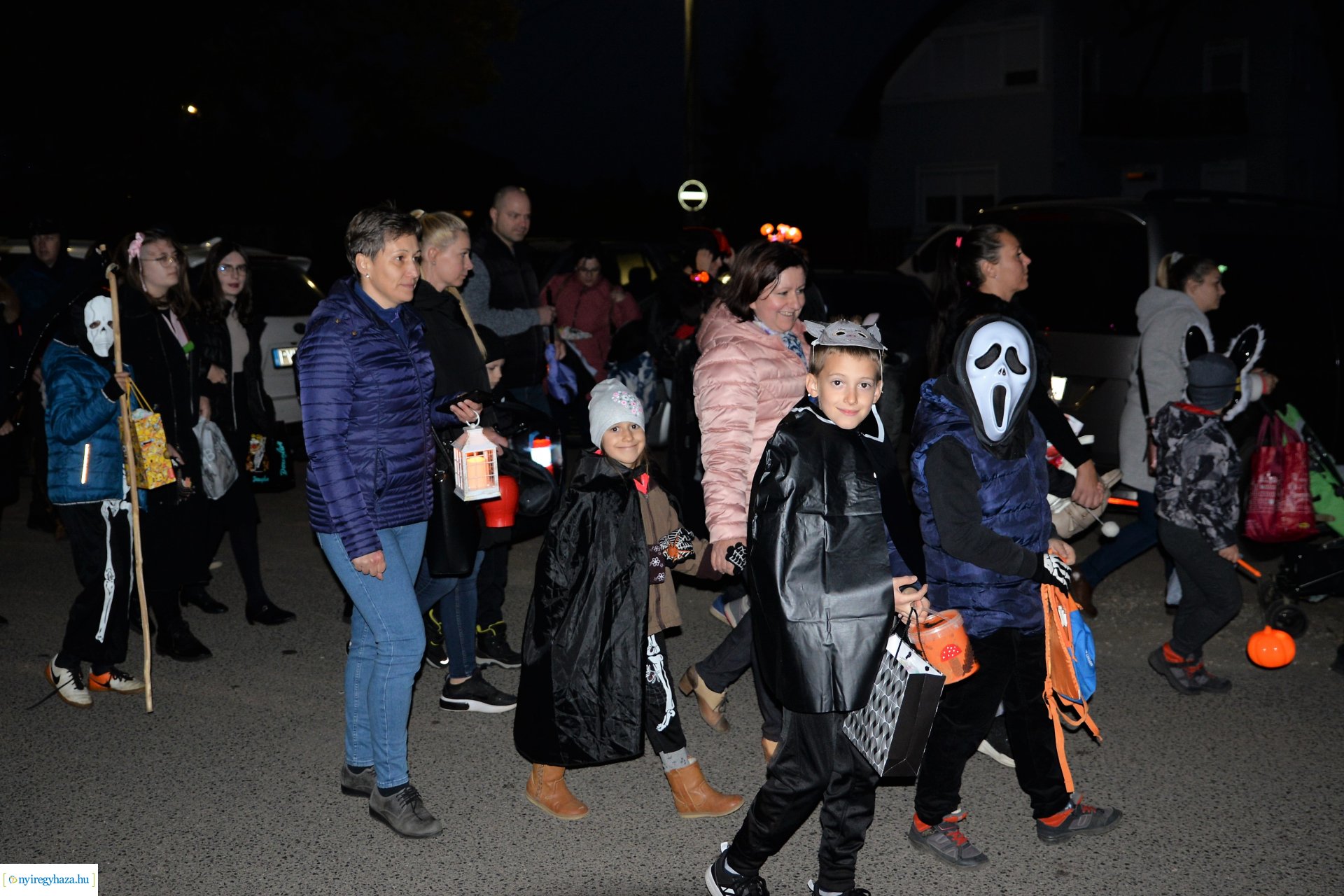 Halloweeni séta Oroson - Csokit vagy csalunk! 