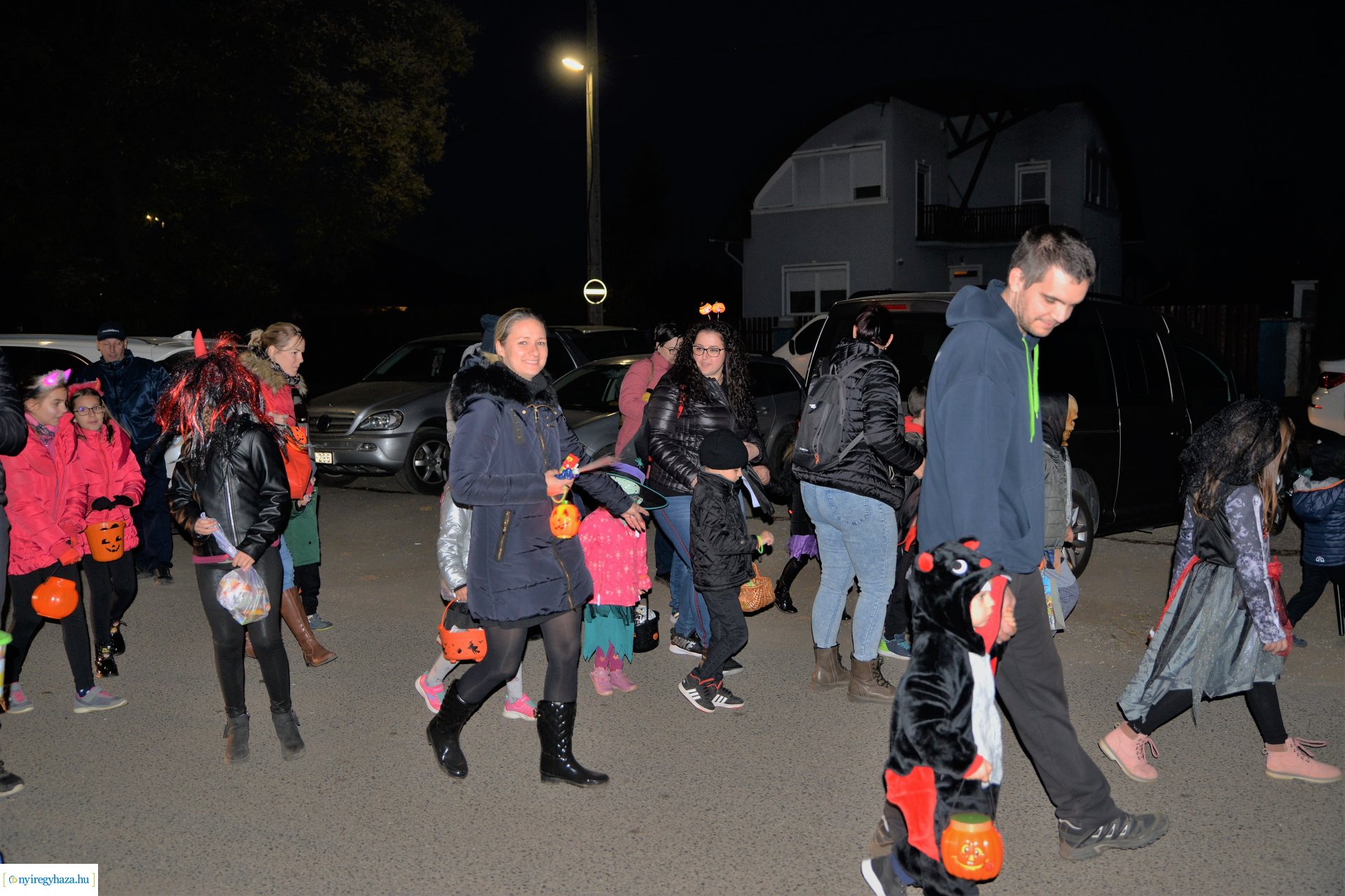 Halloweeni séta Oroson - Csokit vagy csalunk! 