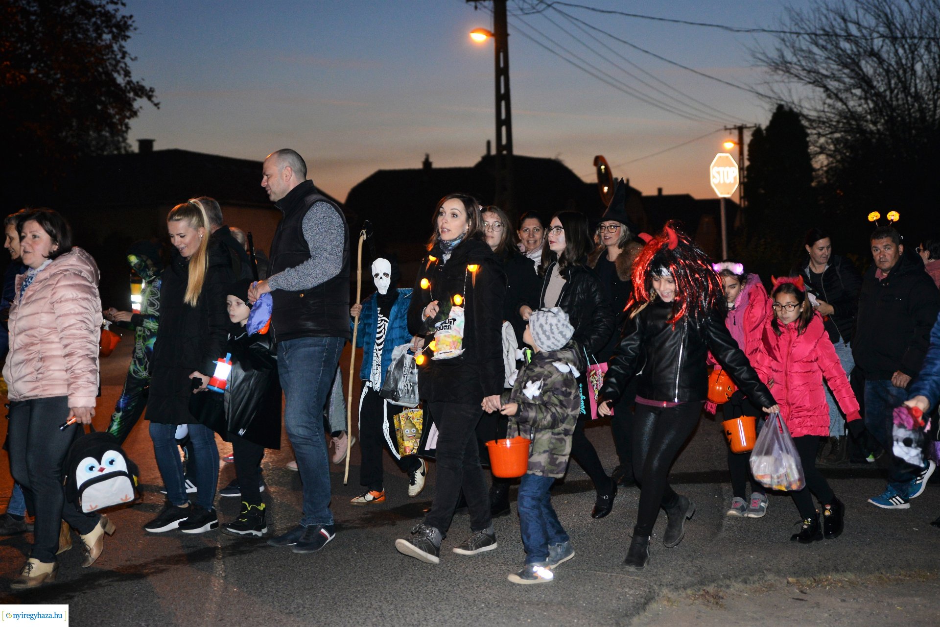 Halloweeni séta Oroson - Csokit vagy csalunk! 
