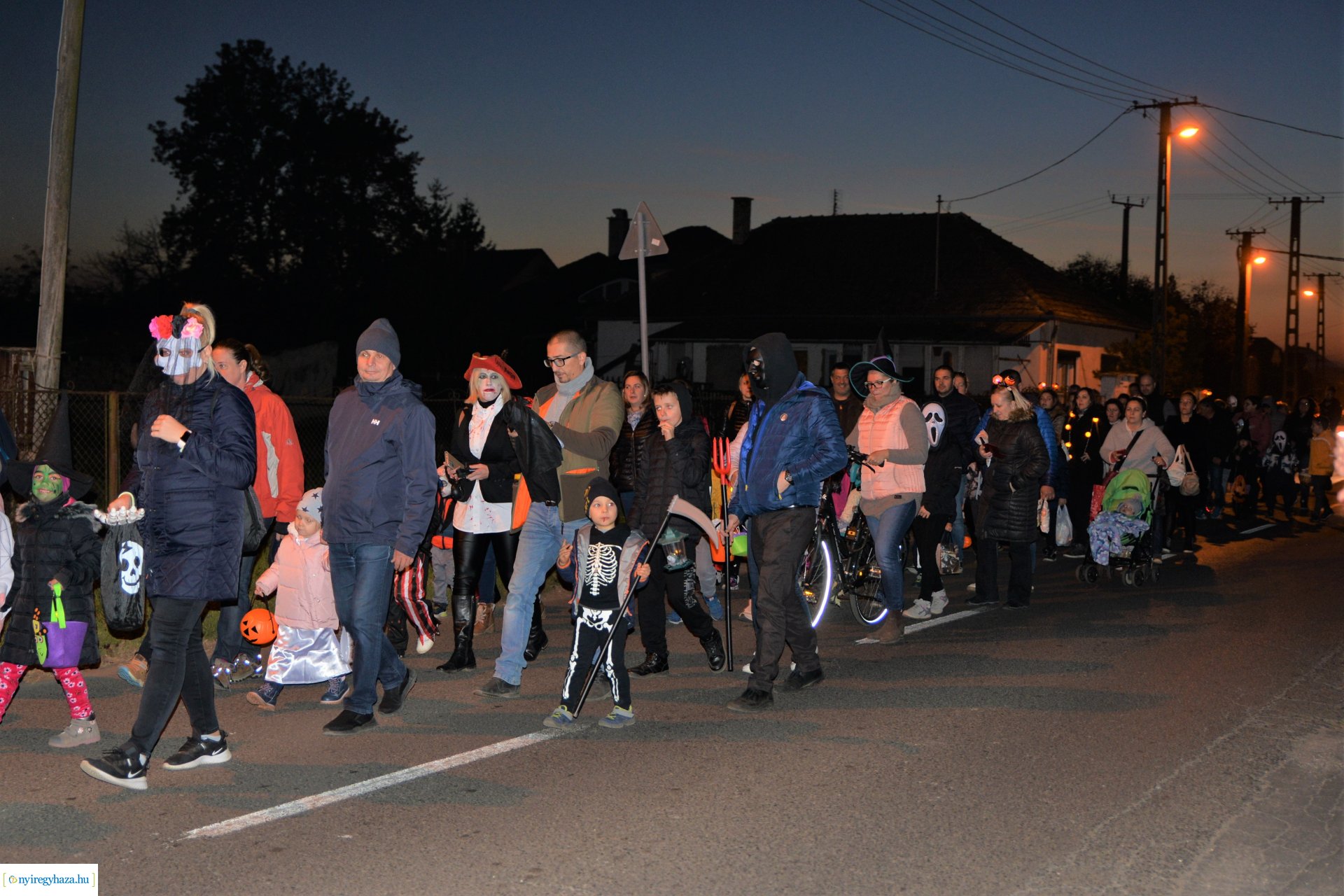 Halloweeni séta Oroson - Csokit vagy csalunk! 