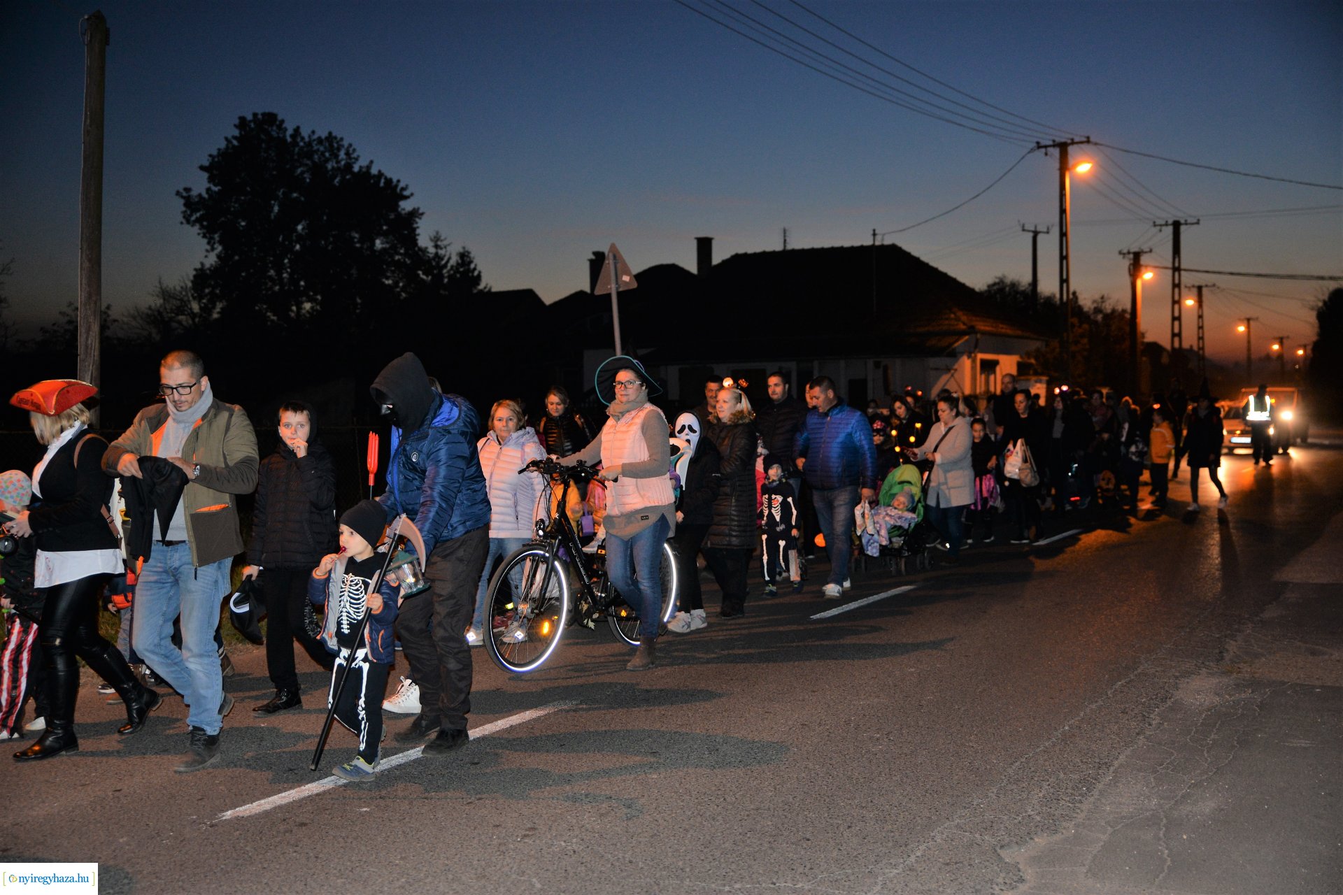 Halloweeni séta Oroson - Csokit vagy csalunk! 