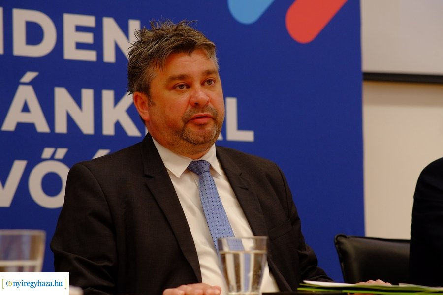 Hálózatfejlesztés Nyíregyházán - sajtótájékoztató