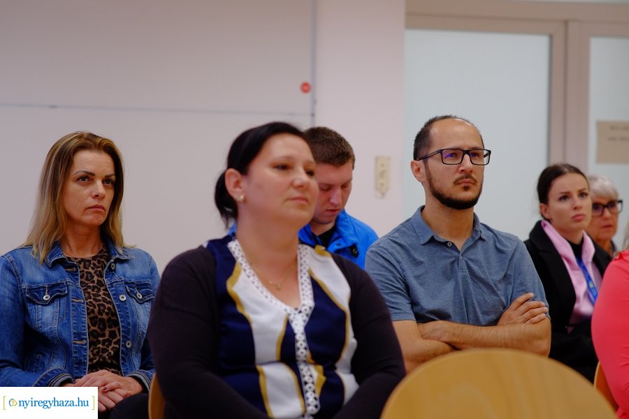 Hálózatfejlesztés Nyíregyházán - sajtótájékoztató