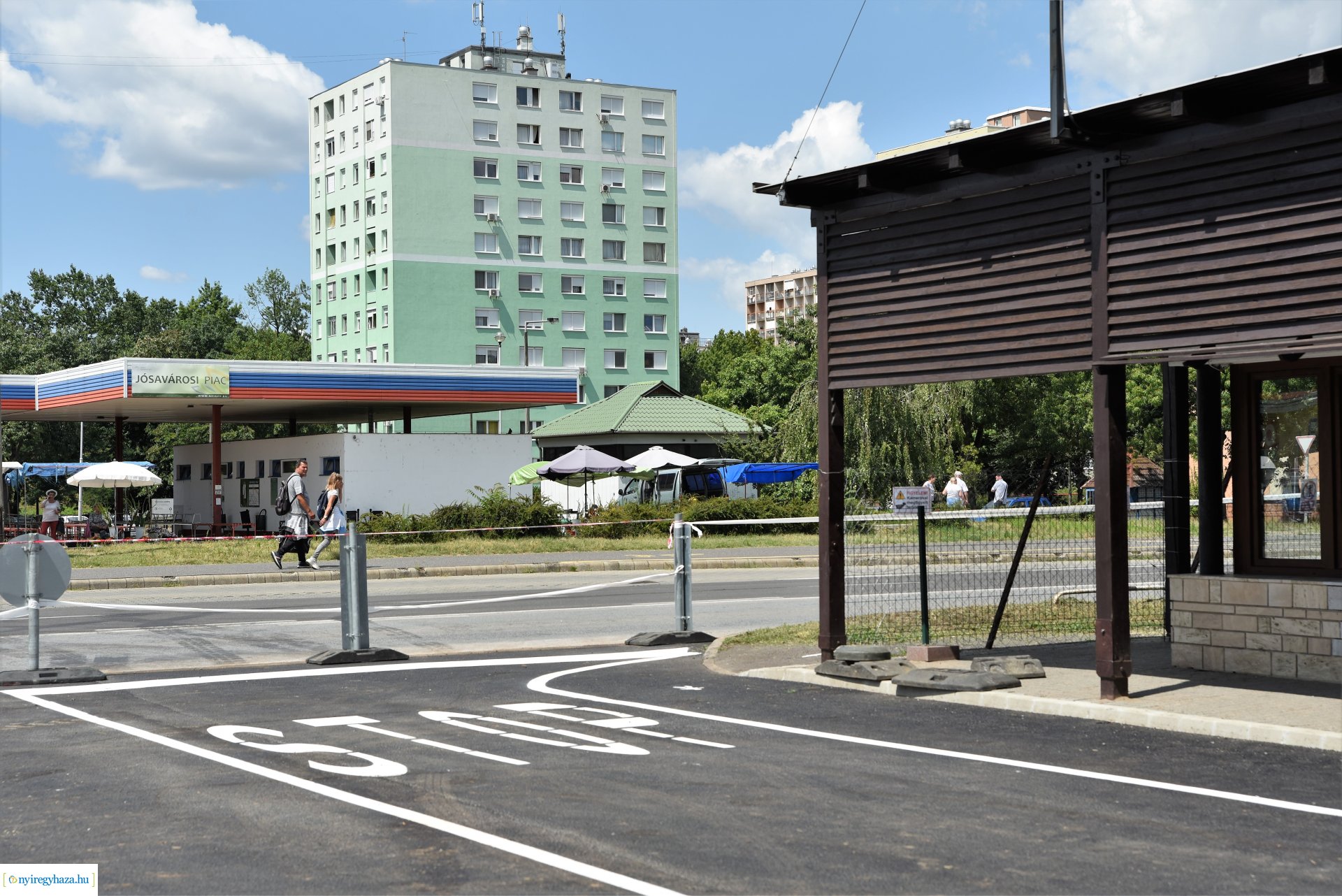 Hamarosan elkészül a Korányi út felől a temető bejárata