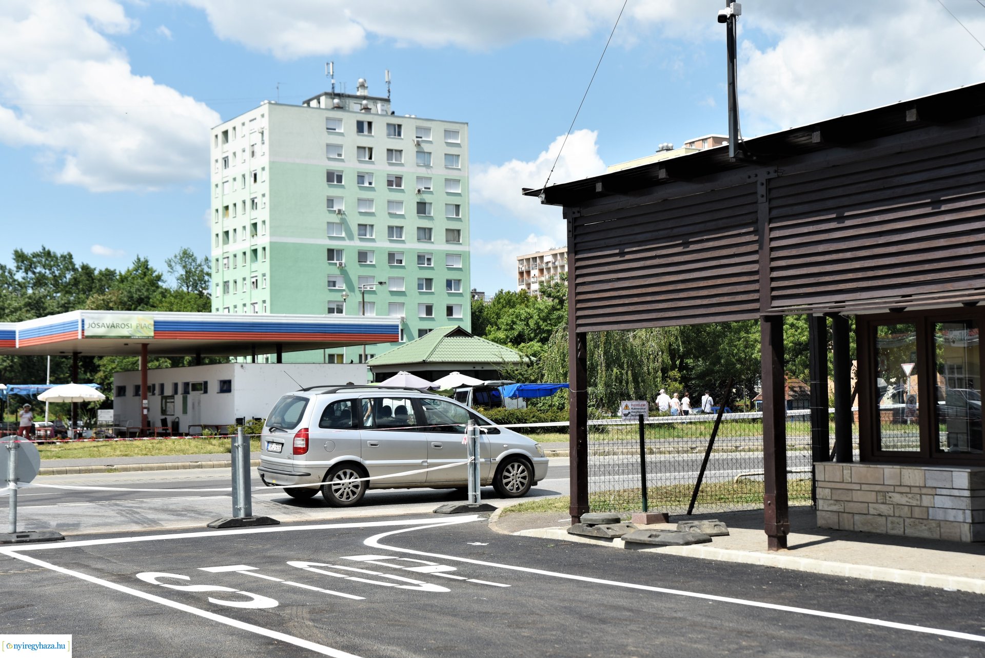 Hamarosan elkészül a Korányi út felől a temető bejárata