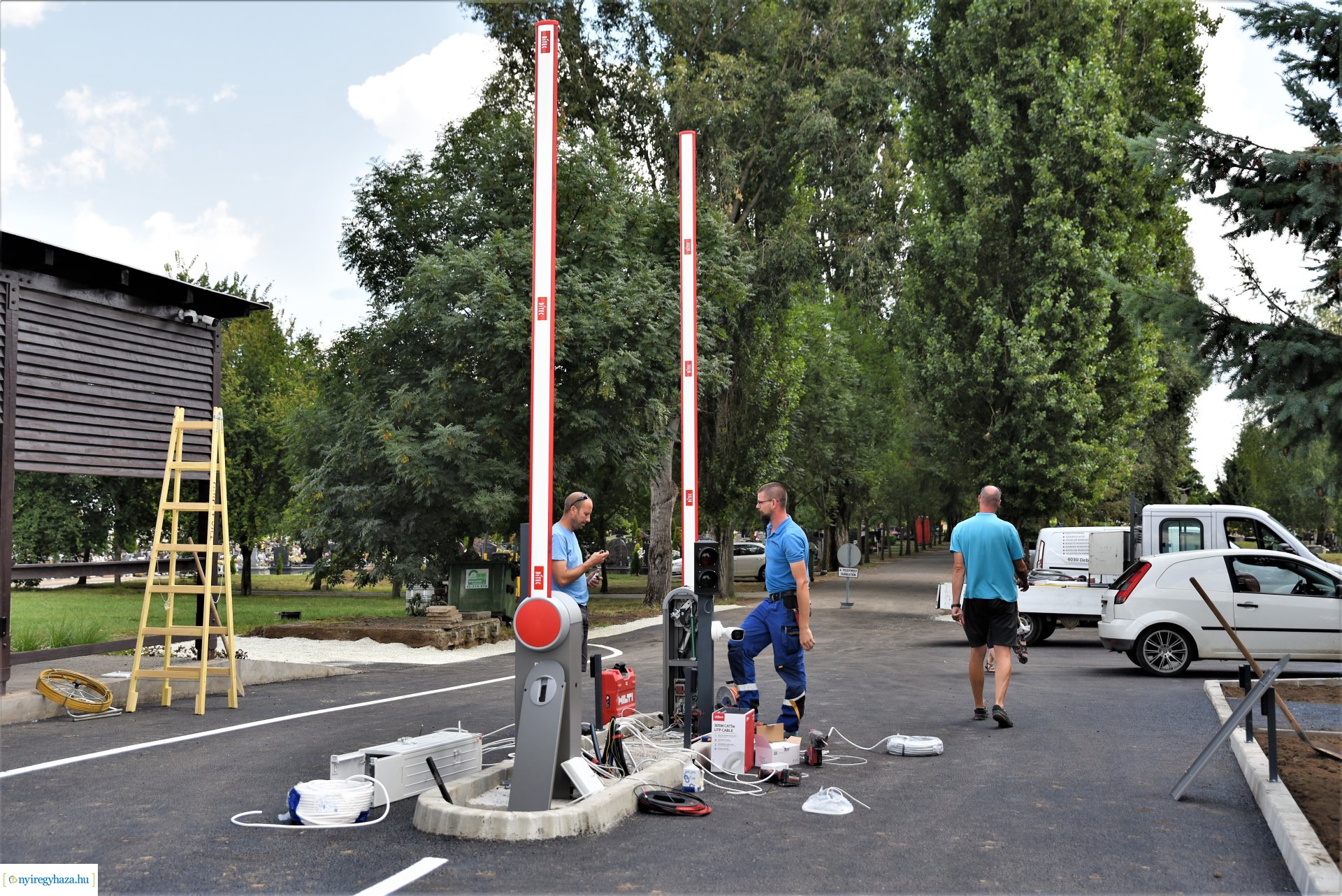 Hamarosan elkészül a Korányi út felől a temető bejárata