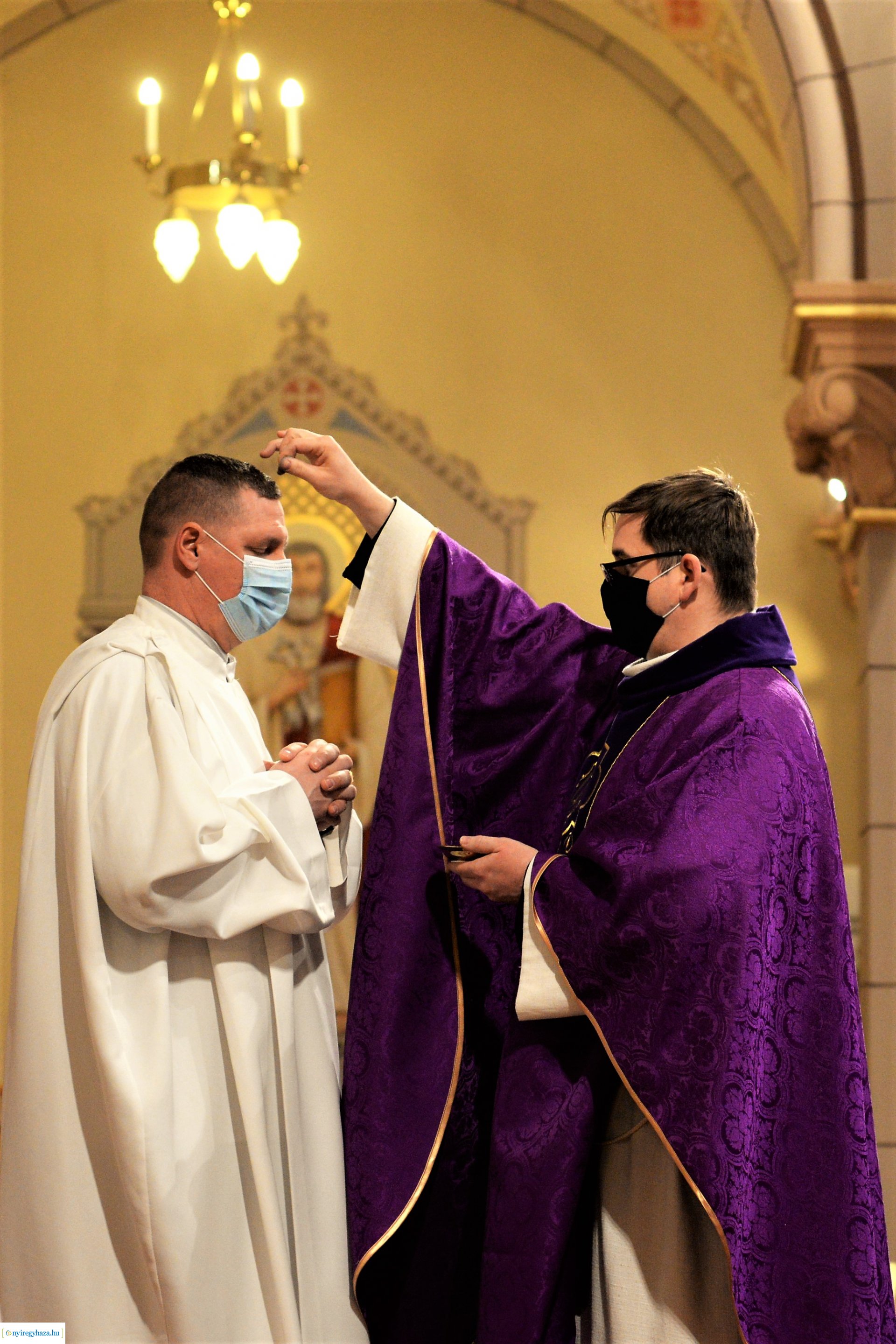 Hamvazószerda ünnepe a Magyarok Nagyasszonya-társszékesegyházban
