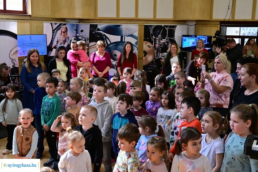 Hangszert a kézbe 2024