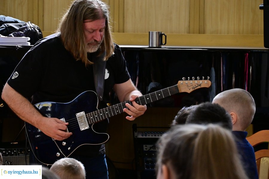 Hangszert a kézbe 2024