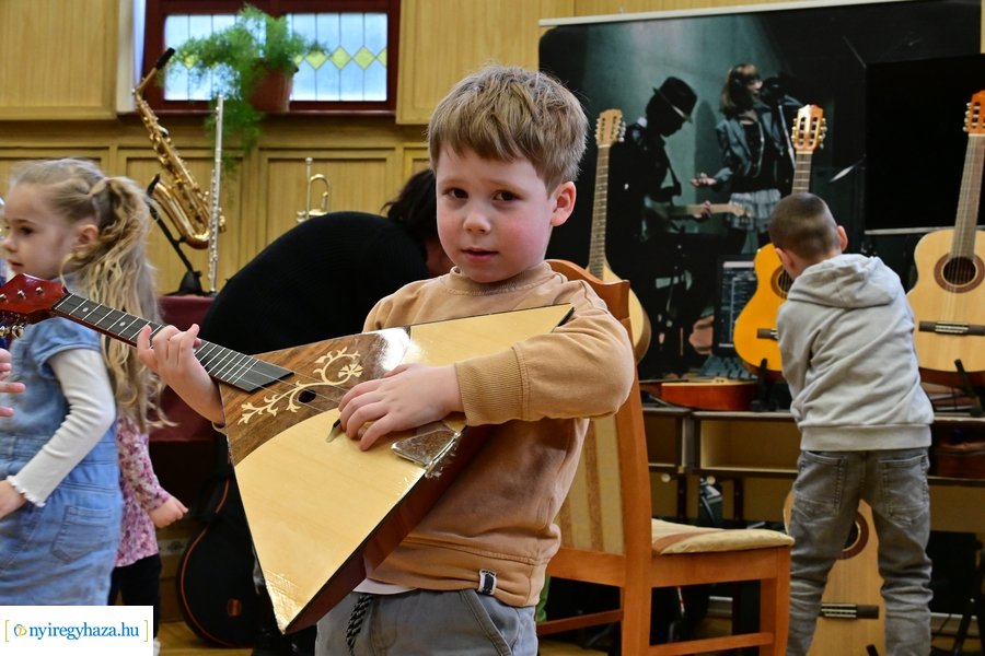 Hangszert a kézbe 2024