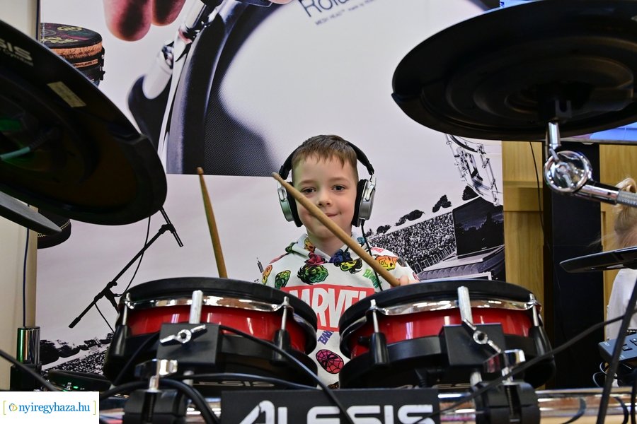 Hangszert a kézbe 2024