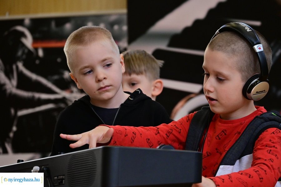 Hangszert a kézbe 2024